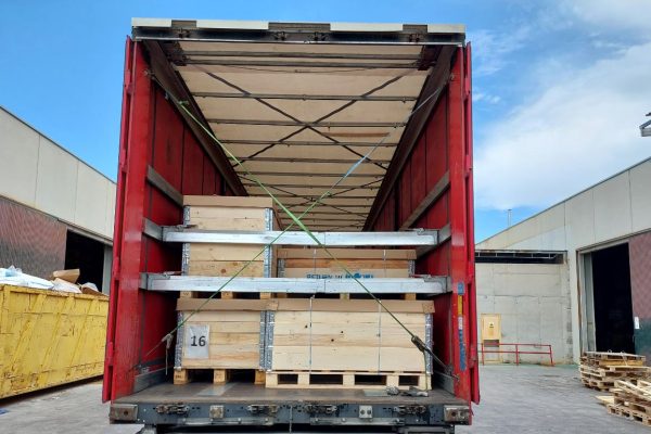 First-class-logistics-solutions-Safe-and-reliable-shipments-from-France-to-Spain.jpg